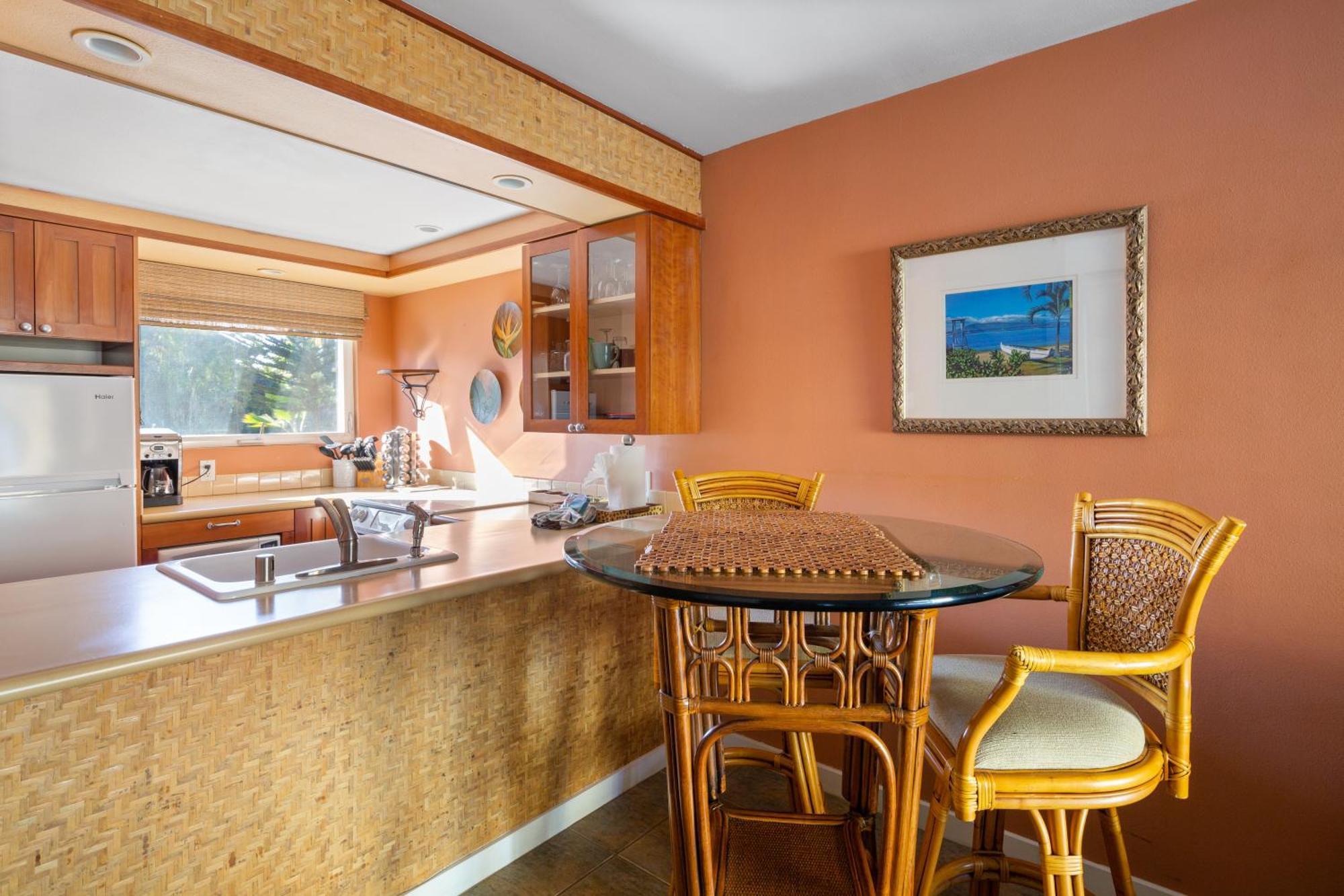 Bamboo Suite, 1 Bedroom, Sleeps 4, Pool & Bbq, Pre-Renovation Summer Sale Kihei Exteriör bild
