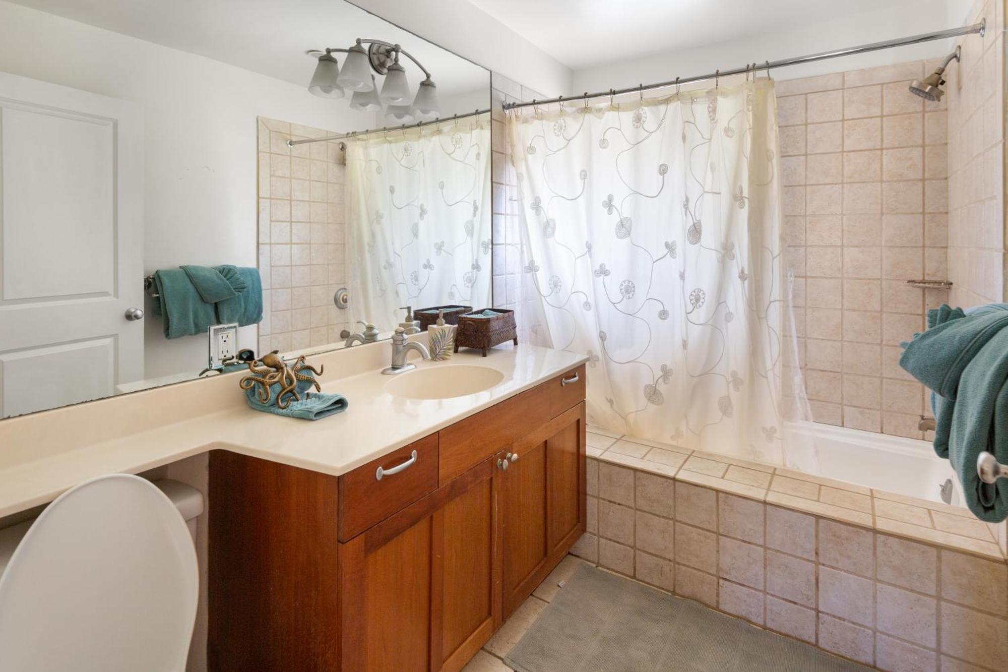 Bamboo Suite, 1 Bedroom, Sleeps 4, Pool & Bbq, Pre-Renovation Summer Sale Kihei Exteriör bild