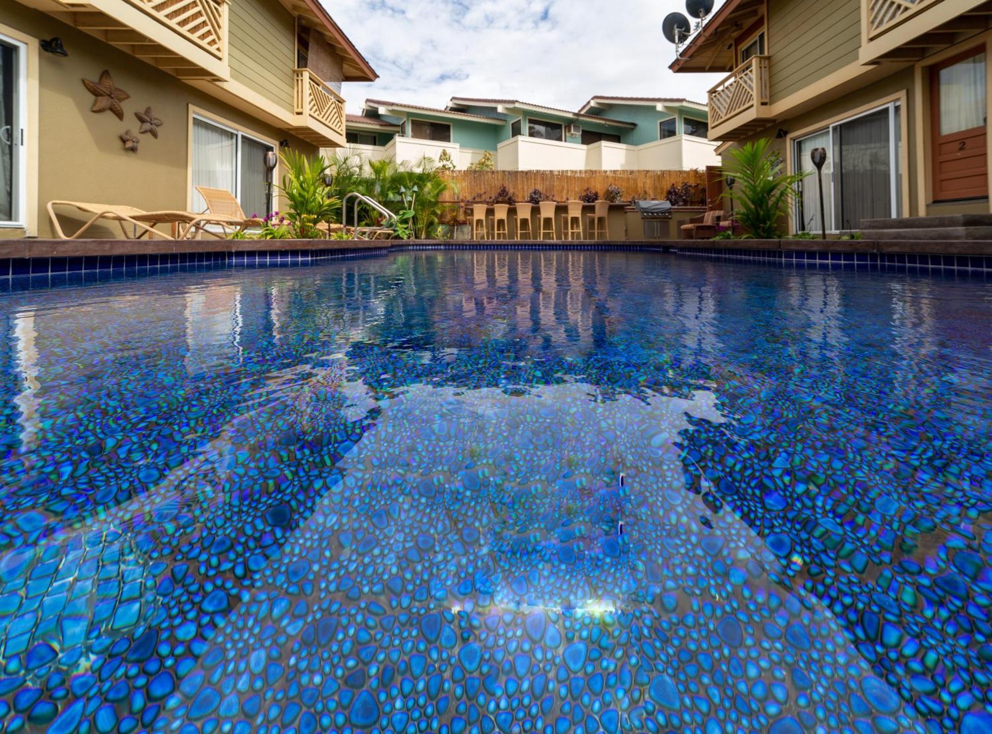 Bamboo Suite, 1 Bedroom, Sleeps 4, Pool & Bbq, Pre-Renovation Summer Sale Kihei Exteriör bild